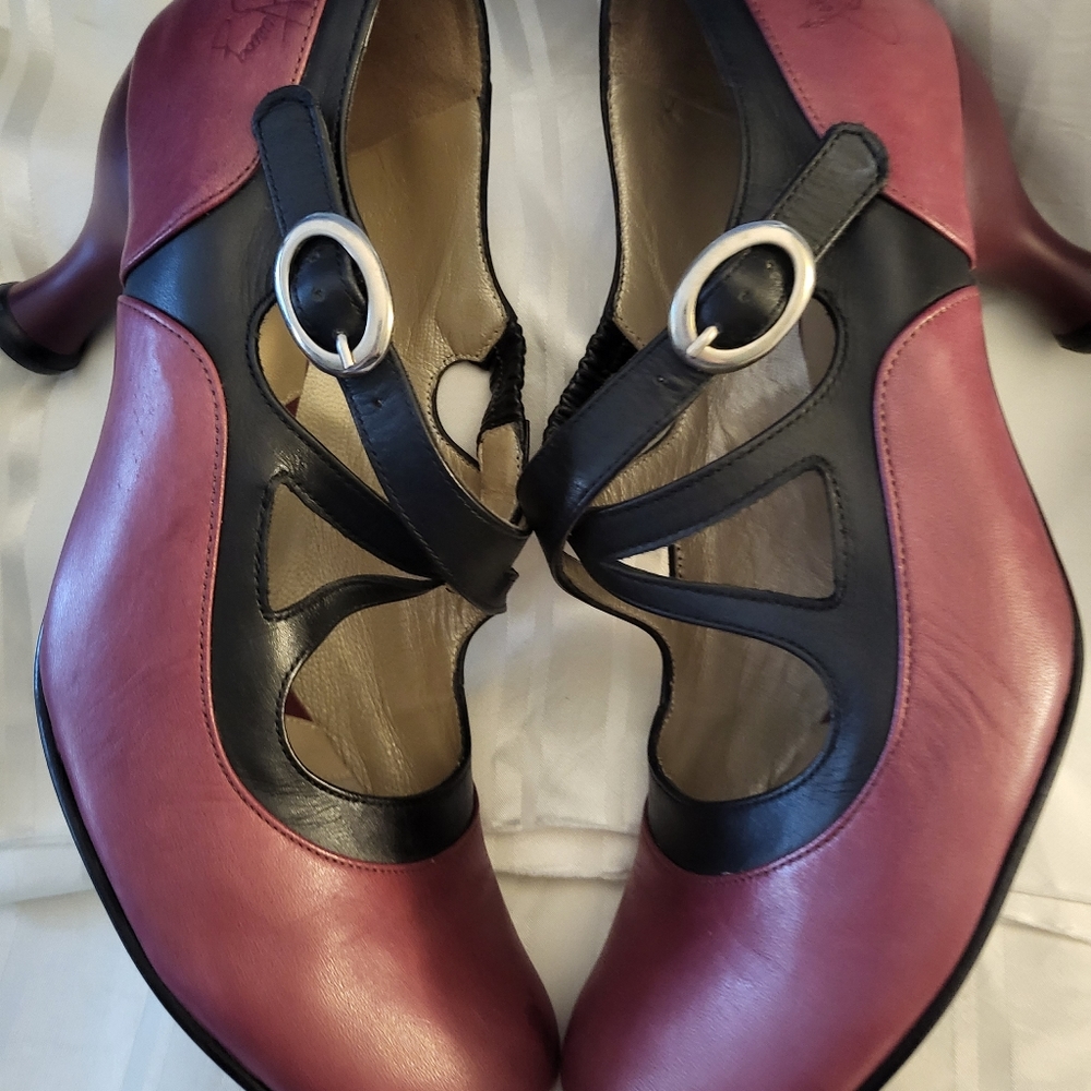 John Fluevog Bellevues Pearl Hart Size 9